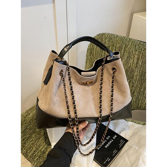 Quilted Leather Chain Strap Crossbody Bag - Picture 4 of 4